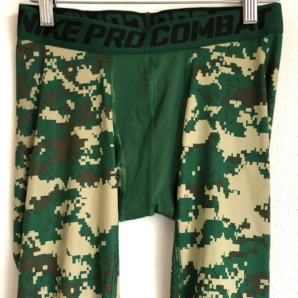 Nike Pro Combat Dri-Fit Green / Tan Digital Camo Compression Shorts Size Medium